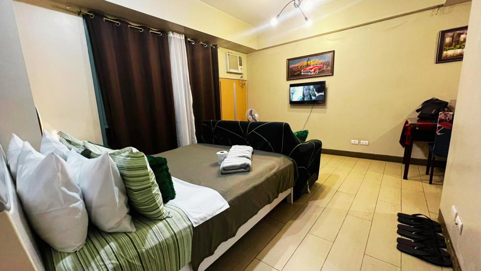 Two Palm Tree Villas Condominium - Studio 8Th Fl With Balcony - Across Terminal 3 Airport Пасай Экстерьер фото